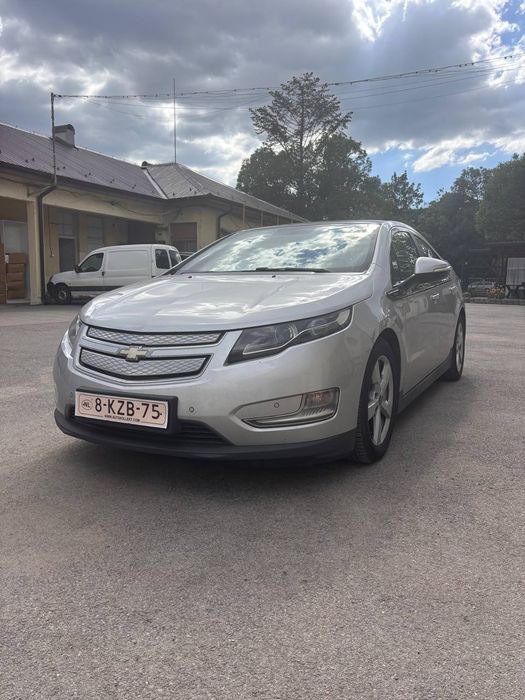 Chevrolet VOLT  плахин хибрид