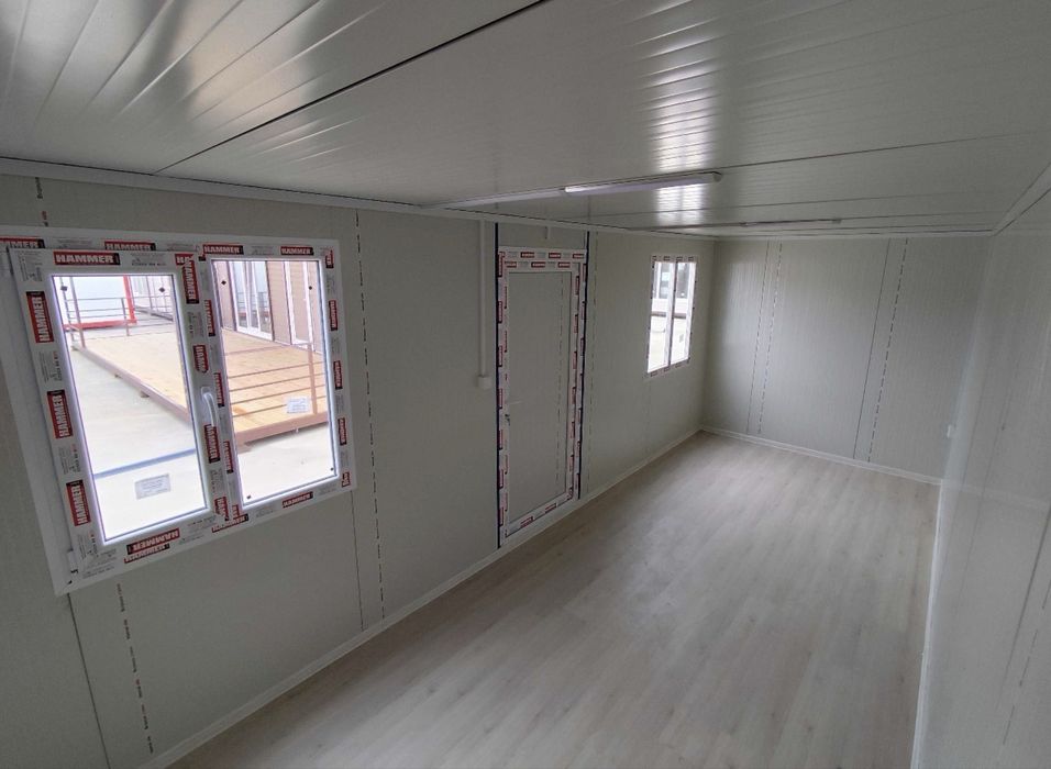 Контейнери 300/700  Контейнери / Фургон по порьчка