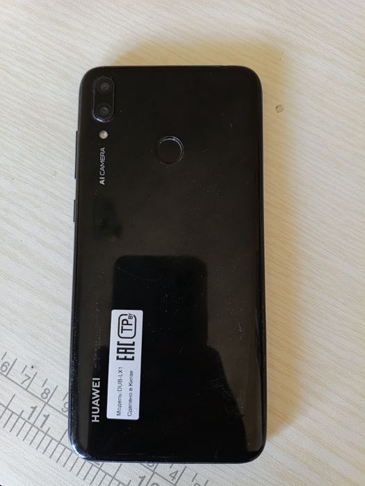 Huawei Y7 telefoni