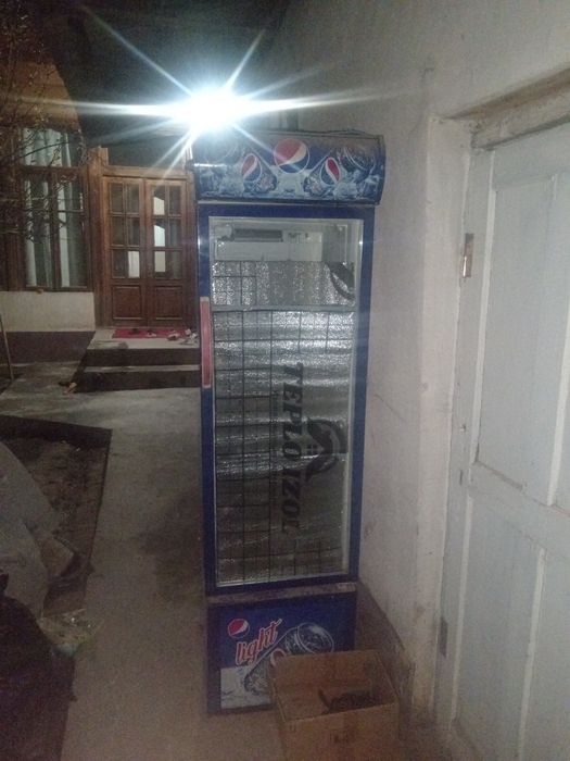 Vitrina haladilnik 4 ta bor 1 ta marazilka bor narhlarini kelishamiza