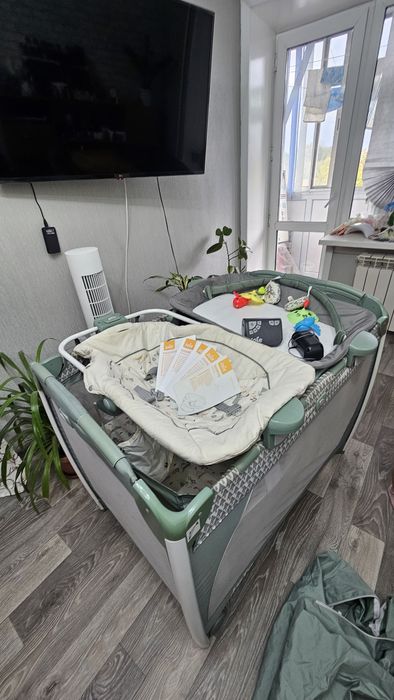 Кровать манеж joie