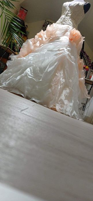 Rochie mireasa produs nou