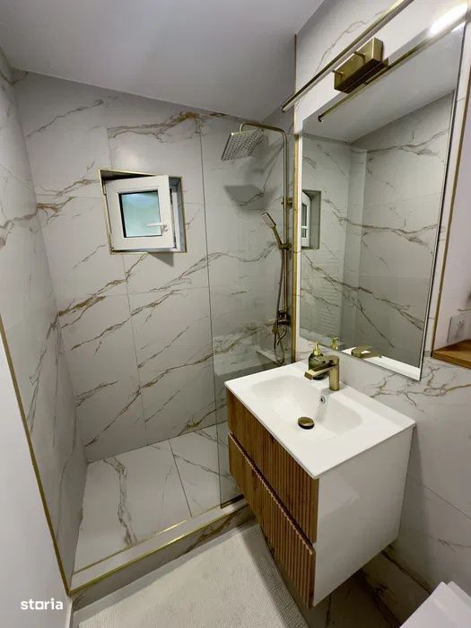 Apartament 2  Camere ,Semidecomandat ,Complet Renovat