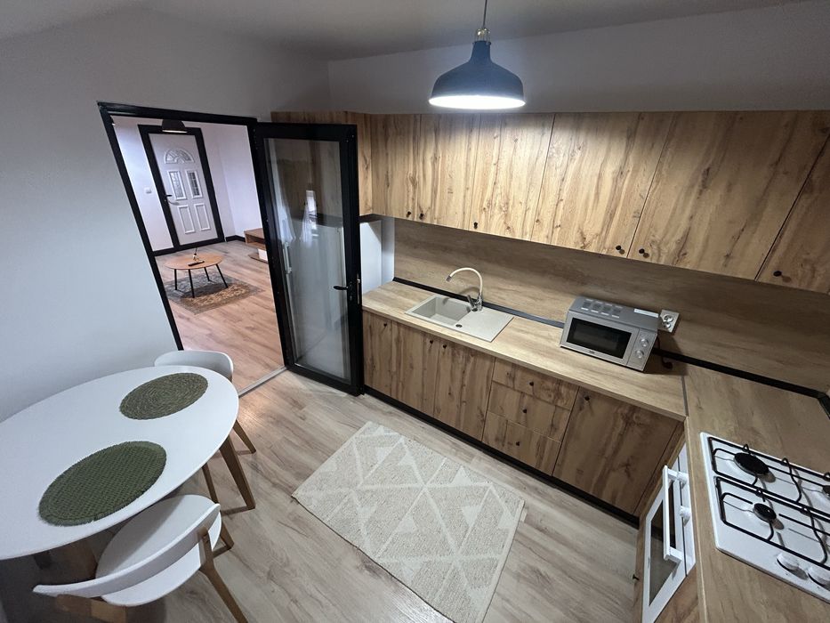 Proprietar inchiriez apartament zona rezidentiala  Viforata