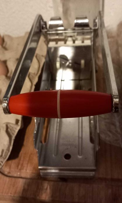 Aparat Pentru Taiat Cartofi Pai / Legume