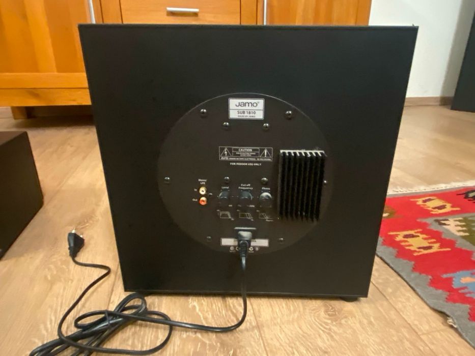 Subwoofer activ Jamo SUB 1810