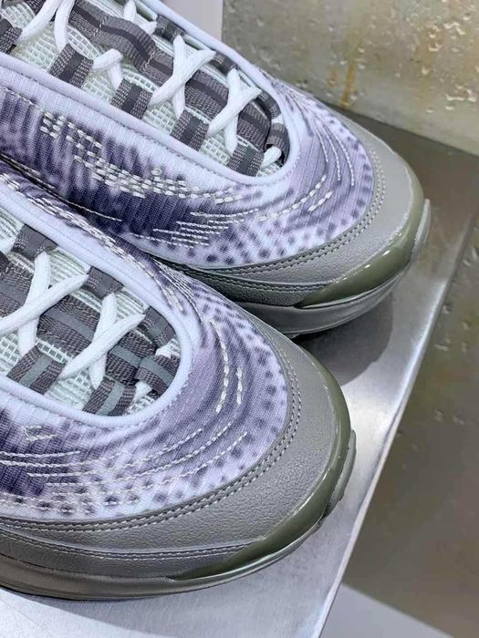 Продавам нови мъжки маратонки Nike Air Max Dn Light Bone and Light Taupe