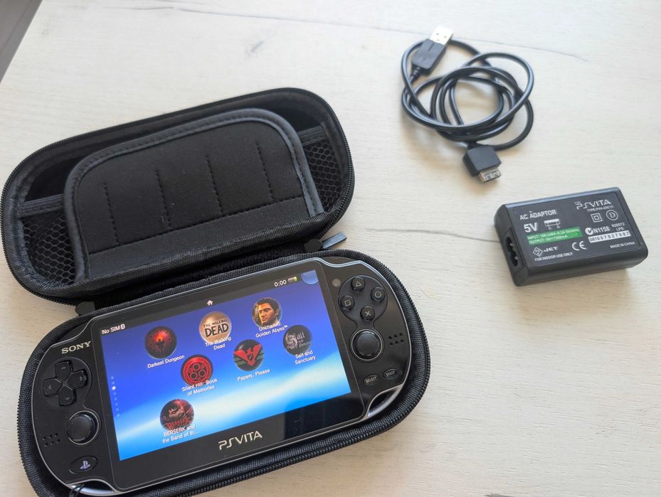 Sony PS Vita pch-1104