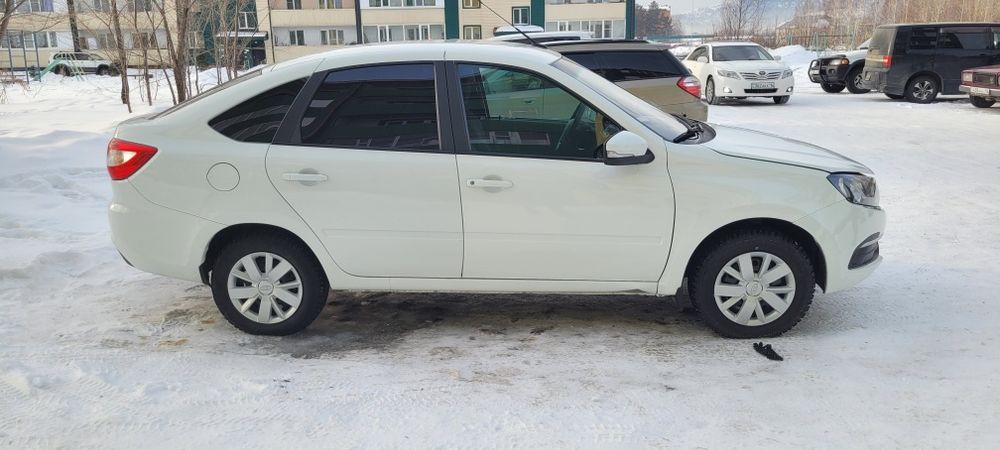 Гранта лифтбек 2023 г