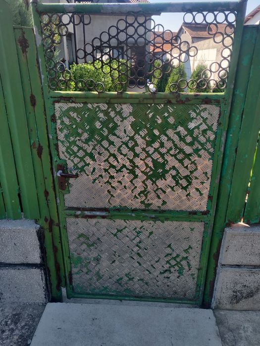 Vând gard și porți