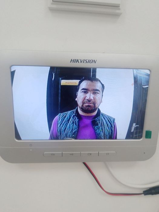 Ustanofka kameranablyudeniya damafon.