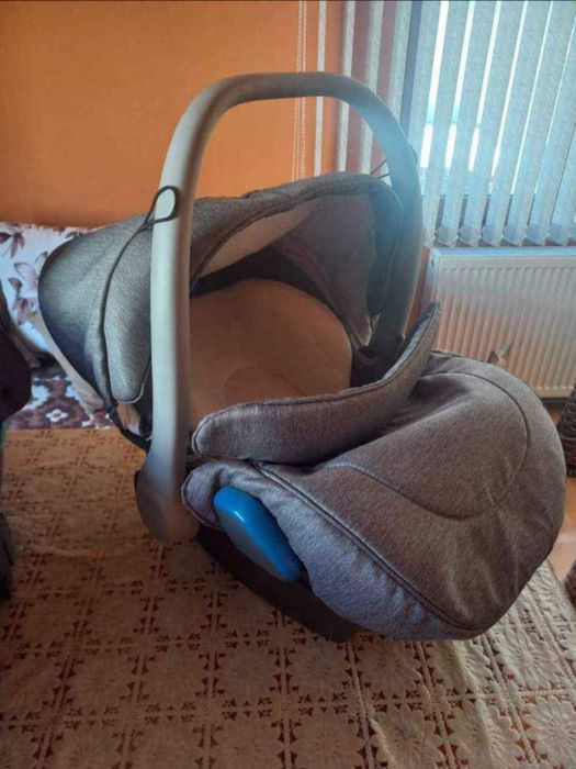 Количка бебешка запазена