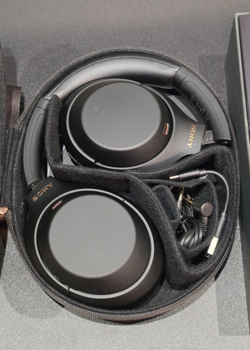 Căști  Sony WH-1000XM4 Noise Cancelling Rezervate!