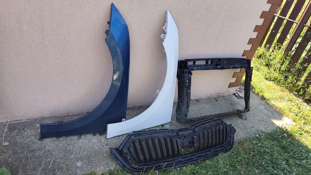 Trager aripa grila bara Skoda Octavia 4