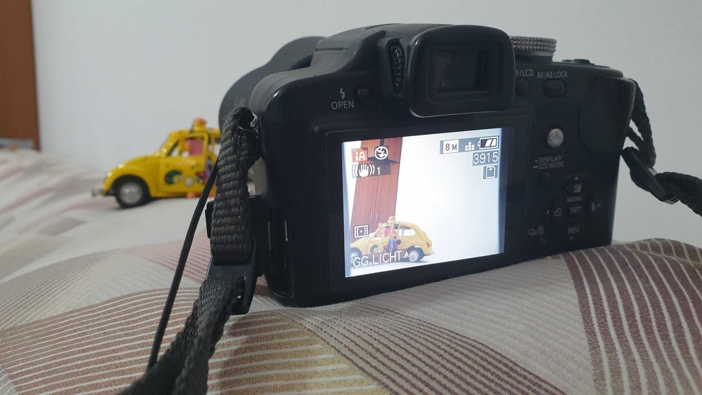 Panasonic Lumix FZ - 18