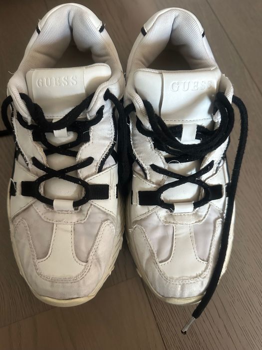 Сникърси-маратонки Guess бяло-черно летни~38