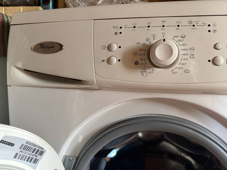 СРОЧНО Продаётся стиральная машина фирмы Whirlpool !