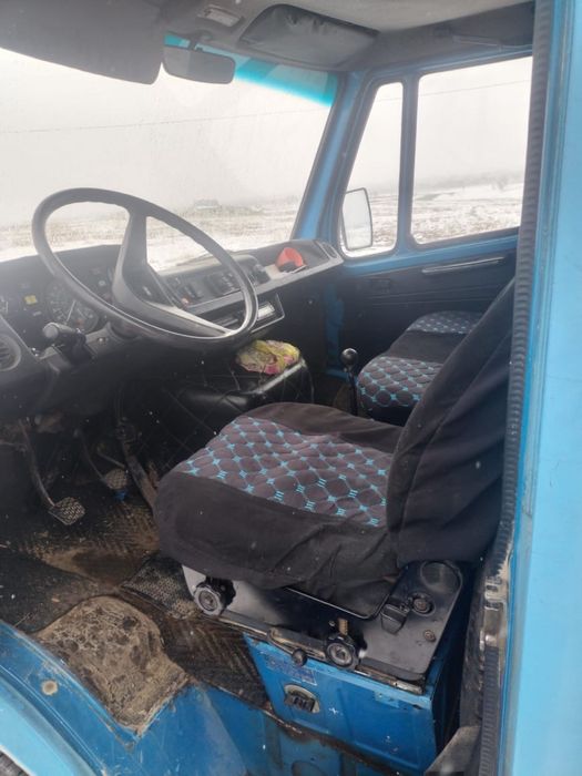 Mercedes-Benz MB 100