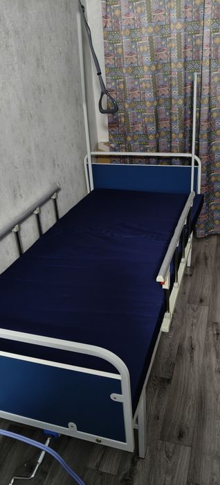 Медицинская кровать