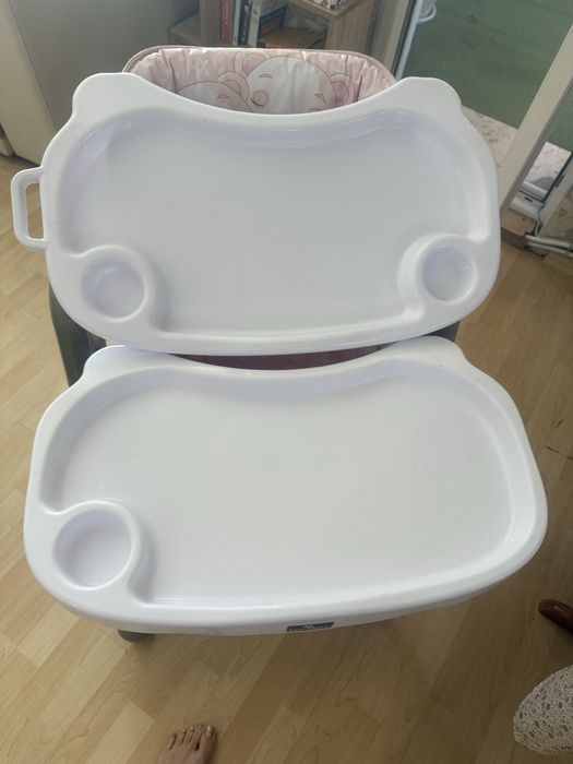 Стол за хранене за бебе