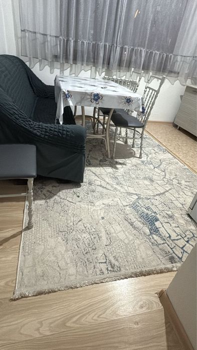 Продам ковер в отличном состояние