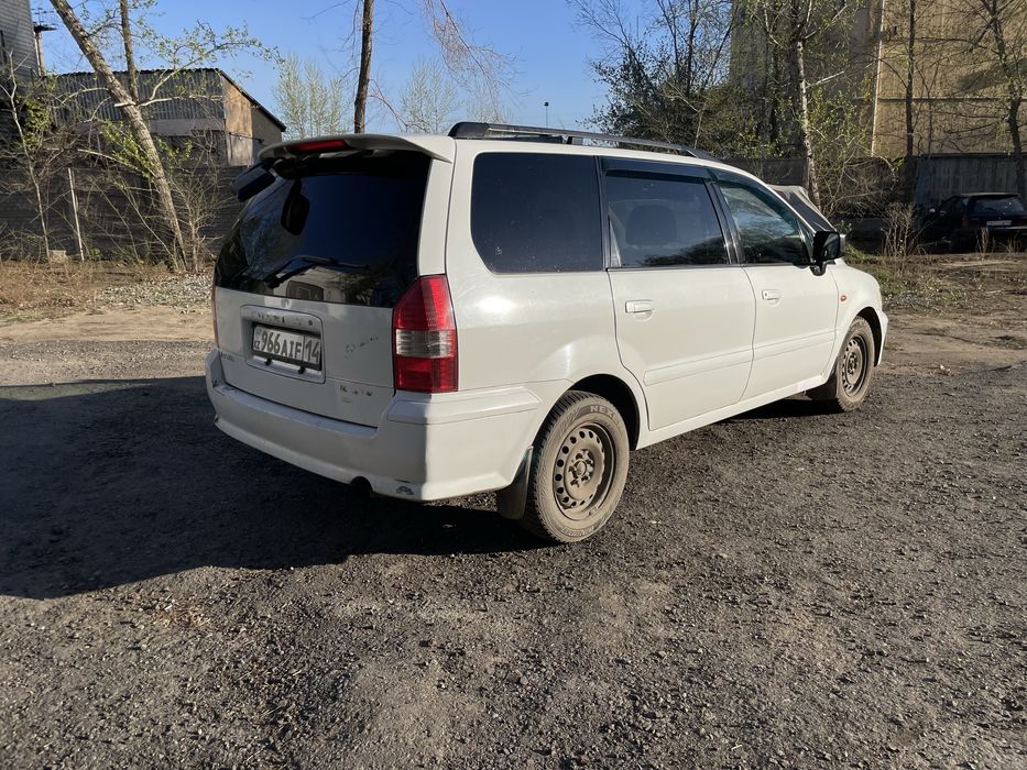 Mitsubishi Chariot
