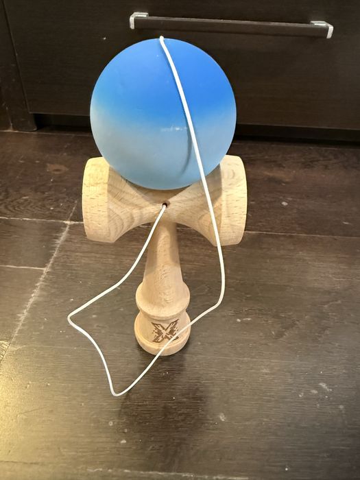 Kendama de vanzare