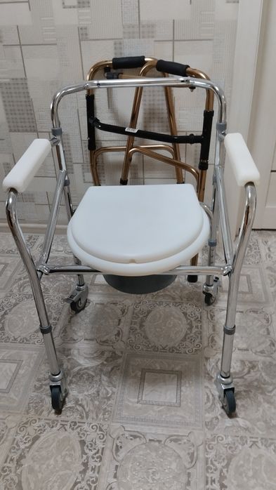 Продам биотуалет стул и ходунки