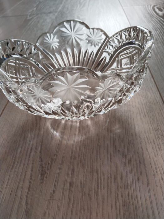 Стелынные хрустальные пасуды