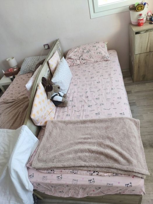 Единично легло с ракла