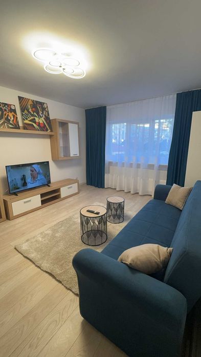 Inchiriere apartament, 1 mai, 3 camere, decomandat, etajul 1