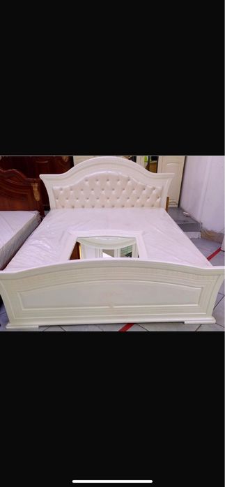 кроват айнасымен