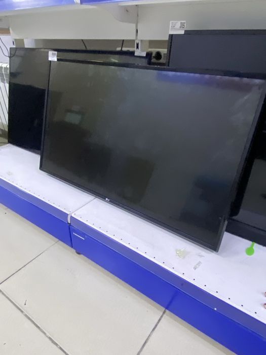 Телевизор LG.