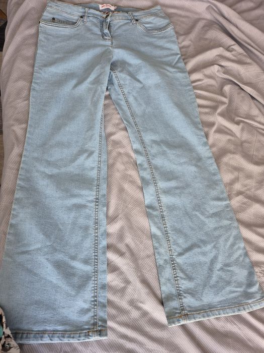 Продаются джинсы