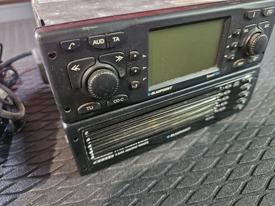 Blaupunkt TravelPilot RNs 3 BL/RT + Blaupunkt IDC A09 + instalație electrica + antena Gps Blaupunkt