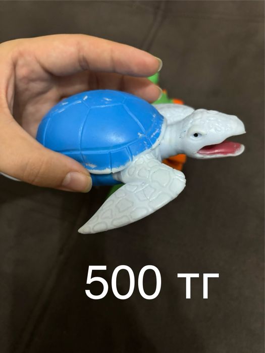 Игрушки от сына, копит на велосипед