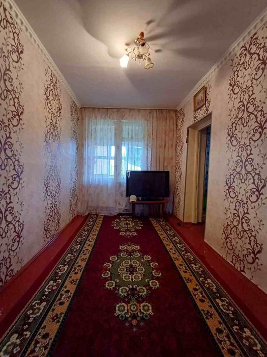 3 xonali kvartira sotiladi 10-mikrorayonda sotiladi