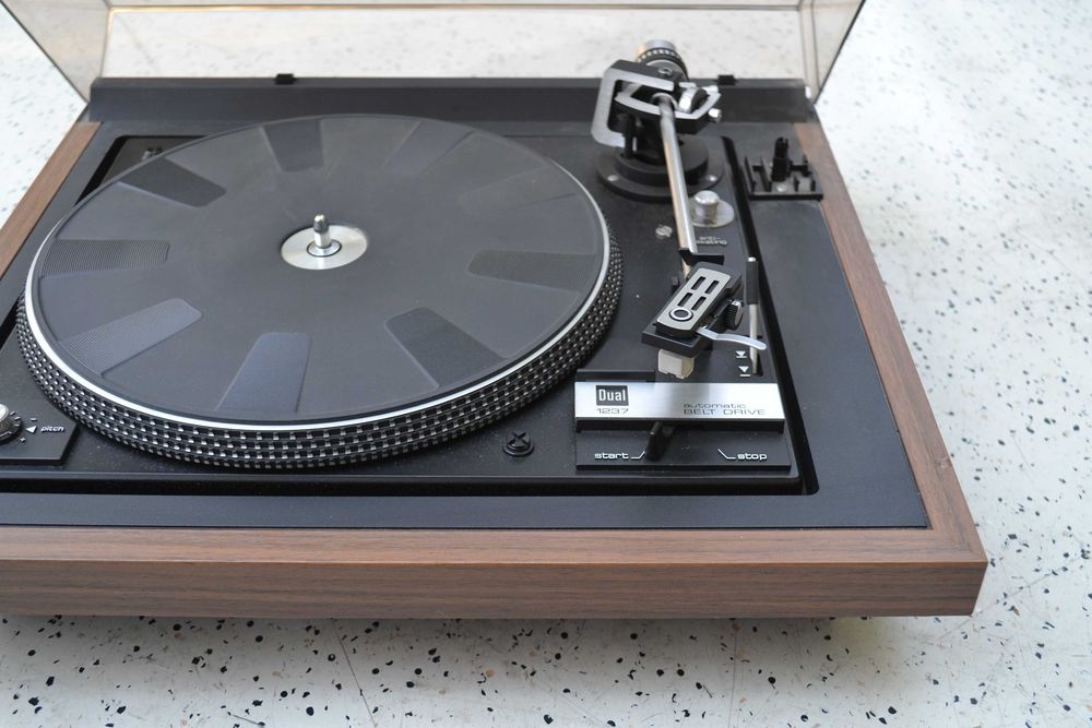 Pick up Dual model 1237