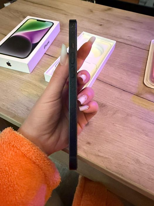iPhone 14 Plus – stare impecabilă, cutie + huse cadou