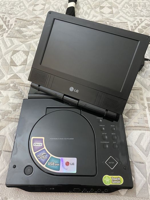 DVD player / с экраном походный