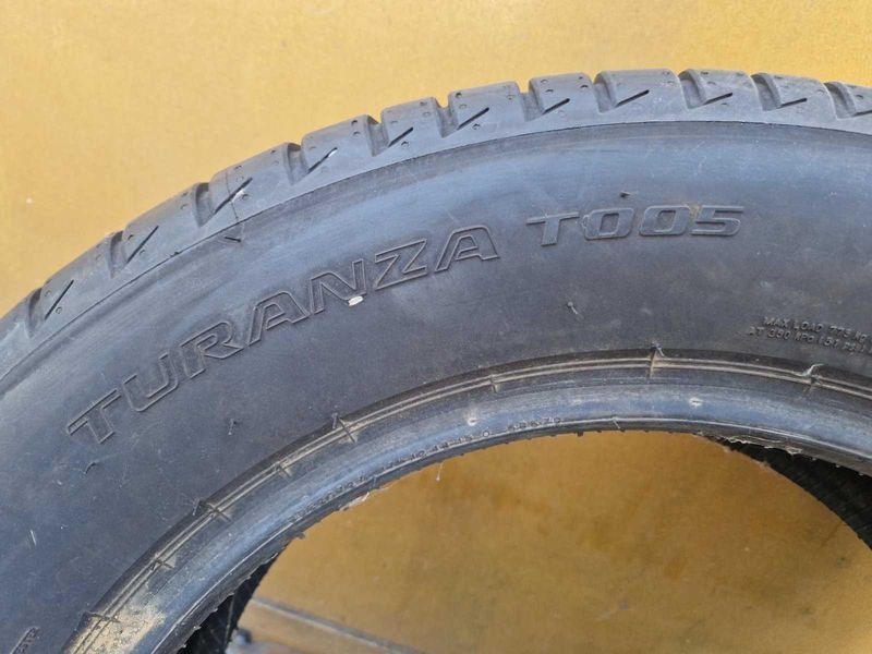 1 Bridgestone R17 225/60
лятна гума 
DOT1222
