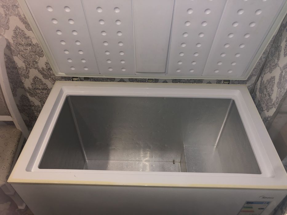 Морозильник Midea 295 л экономичный