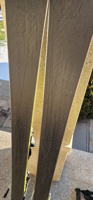 Ски Rossignol React R8
React R8 - 2020