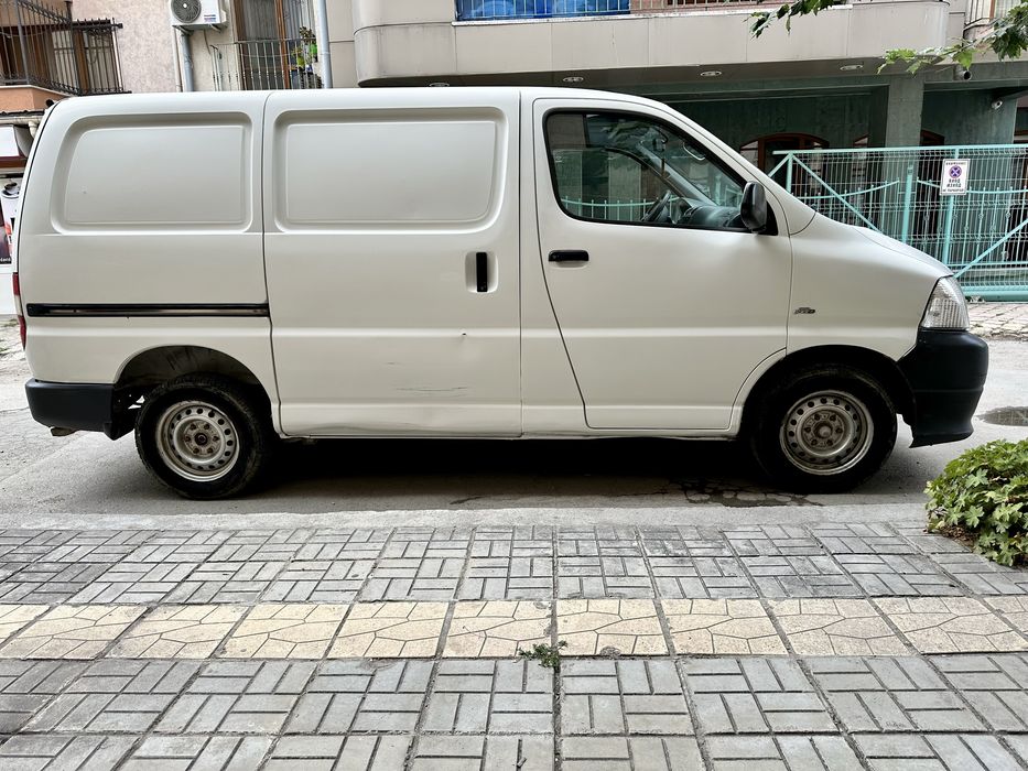Товарен бус микробус Toyota Hiace D4D - от първи собственик