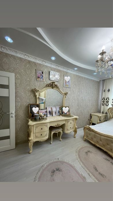 Продам спальный гарнитур