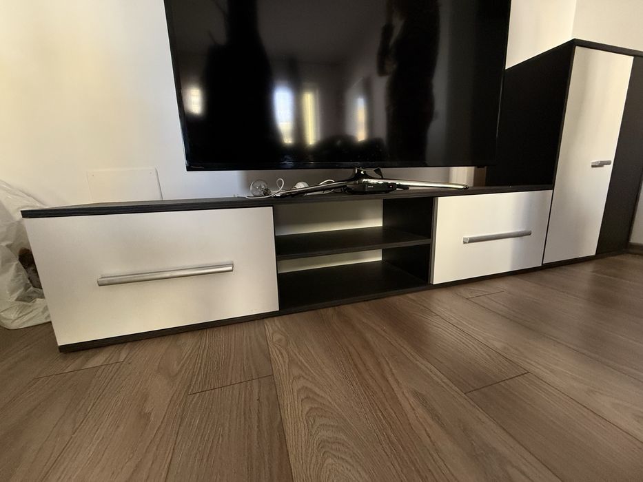 Mobilier living modular in stare foarte buna - comoda tv - dulap lateral - corp suspendat - raft suspendat