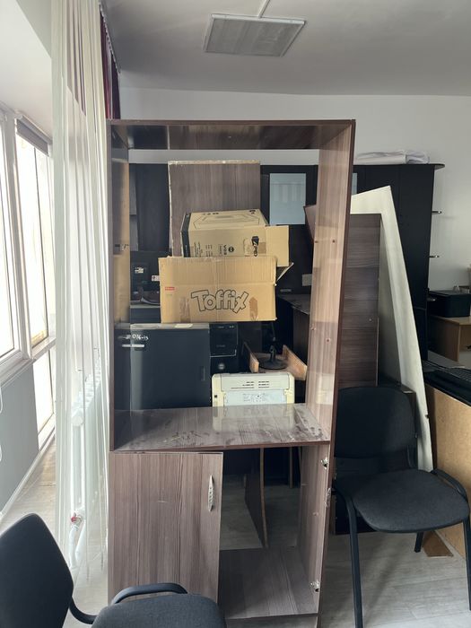 Отдам даром шкафы тумбы стол офисные