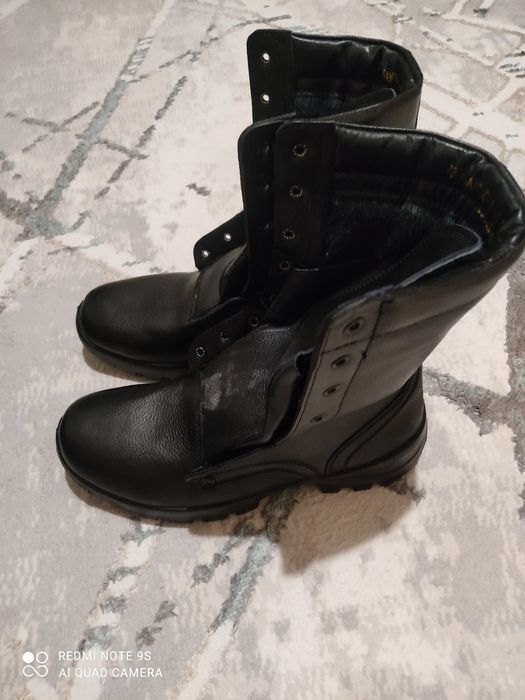Берцы новые. зимние. Размер 42