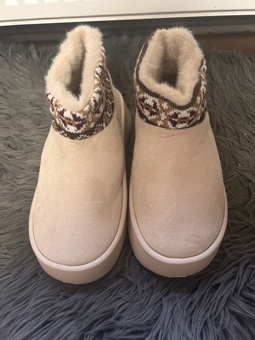 Cizme tip ugg noi nepurtate