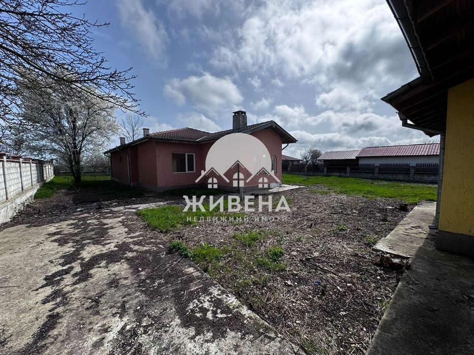 Две самостоятелни къщи в с.Соколово,  РЗП: 274 кв.м
